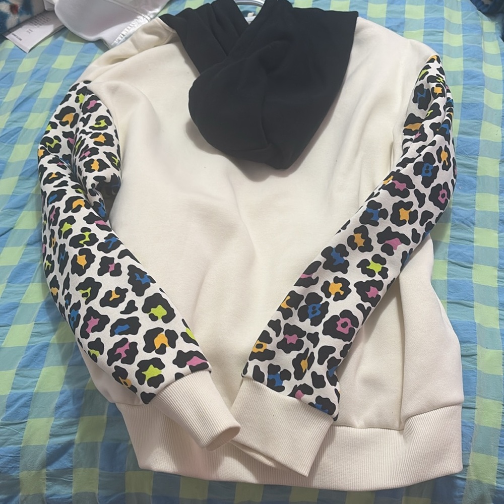 Converse Sweater - Picture 3 of 3